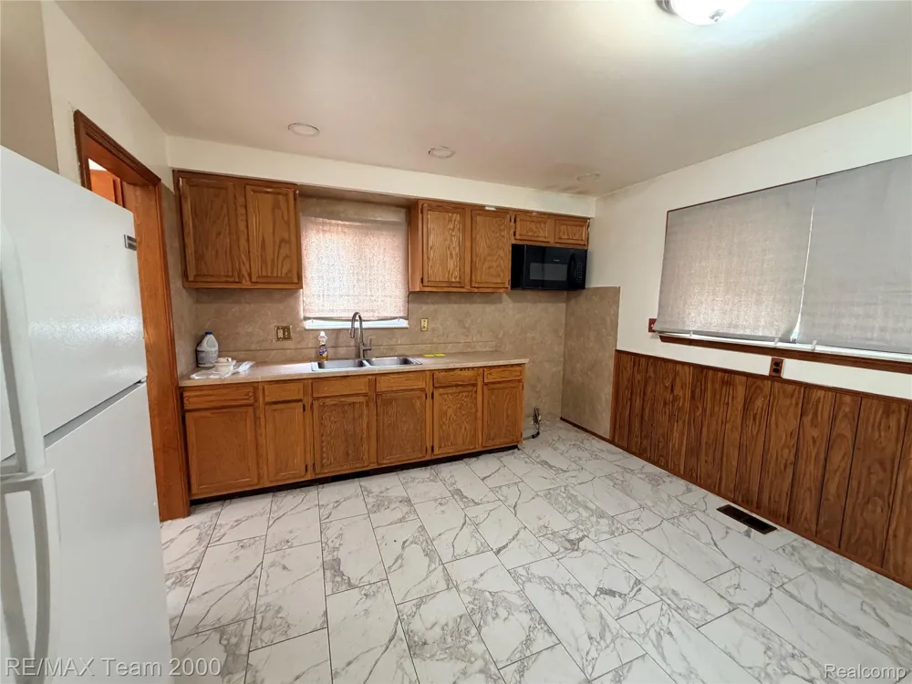 5953 Beech Daly Road Taylor City, MI 48180