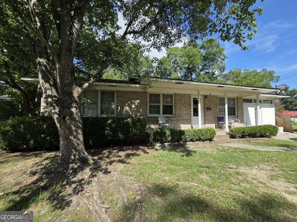 9 S College ST Claxton, GA 30417