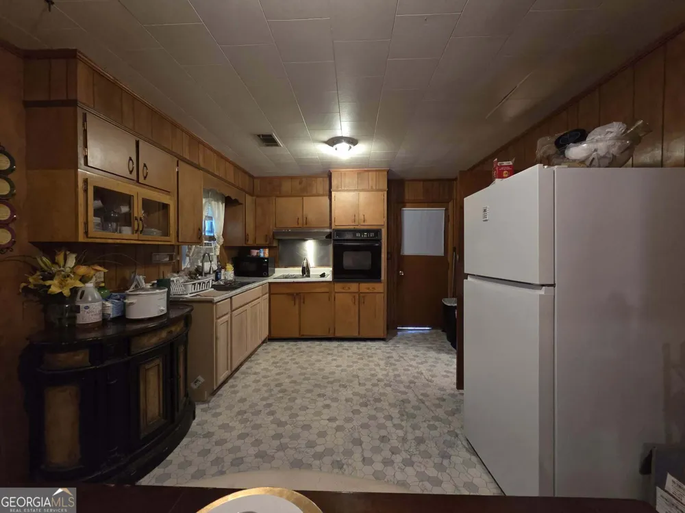 9 S College ST Claxton, GA 30417