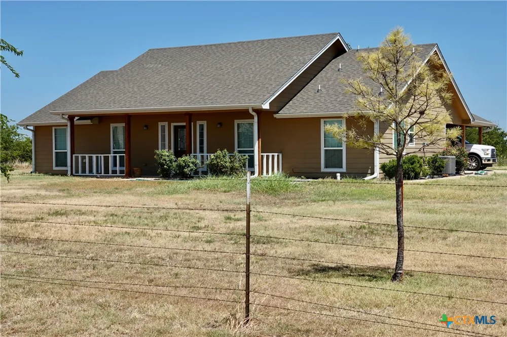 3740 CR 127 Gatesville, TX 76528