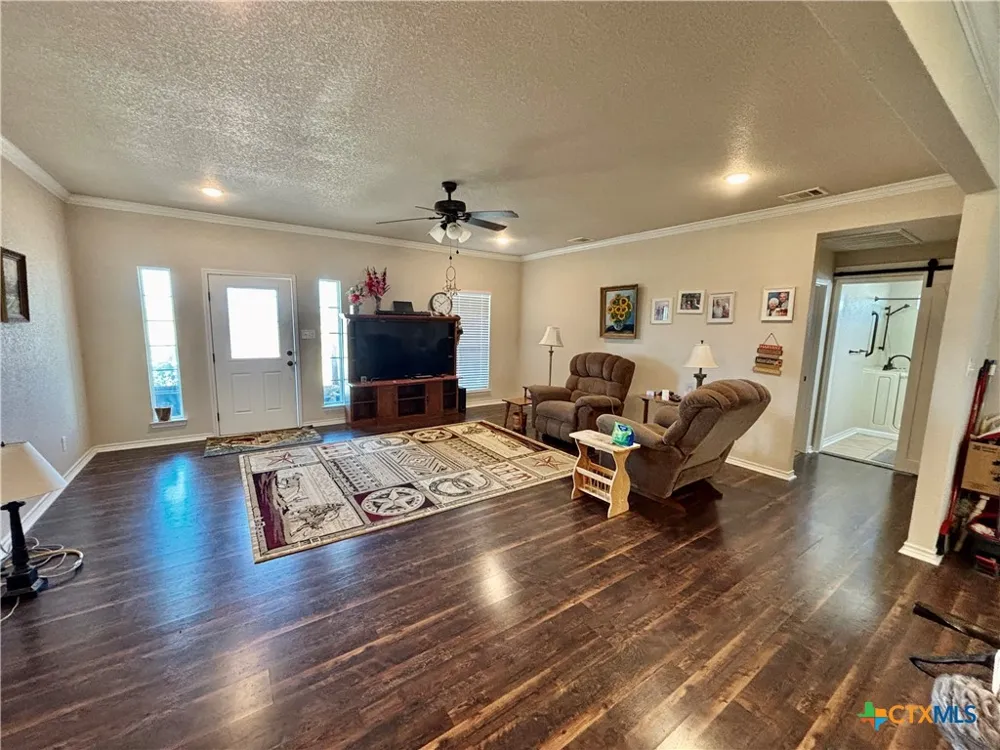 3740 CR 127 Gatesville, TX 76528