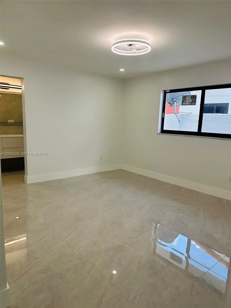 11870 SW 5th St #1 Miami, FL 33184