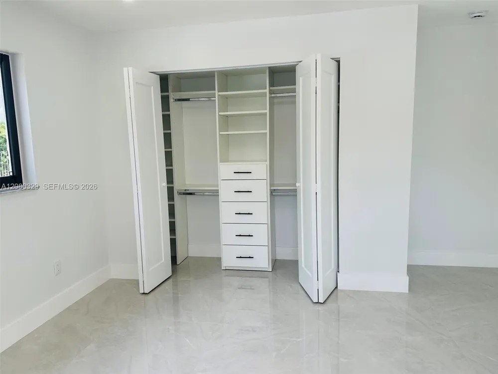 11870 SW 5th St #1 Miami, FL 33184