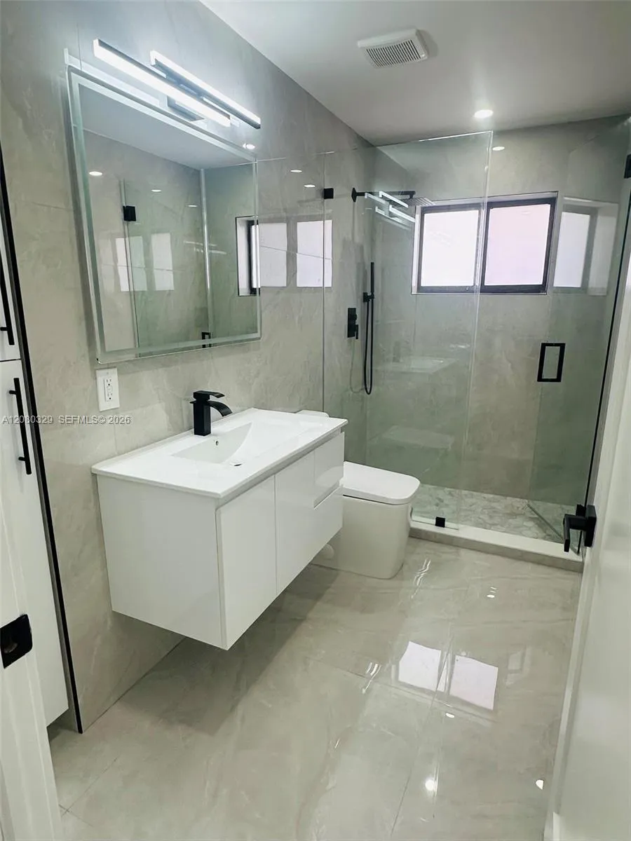 11870 SW 5th St #1 Miami, FL 33184