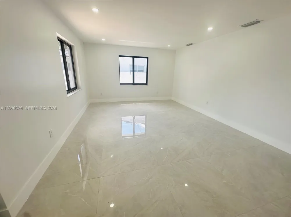 11870 SW 5th St #1 Miami, FL 33184