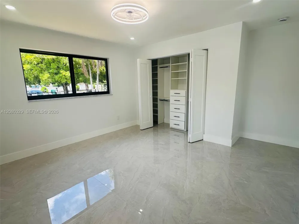 11870 SW 5th St #1 Miami, FL 33184