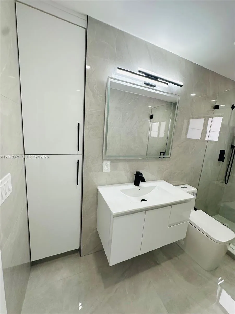 11870 SW 5th St #1 Miami, FL 33184