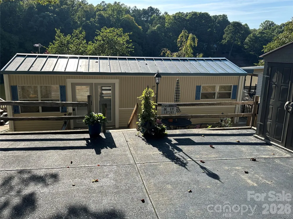 135 Clubhouse Drive Extension New London, NC 28127