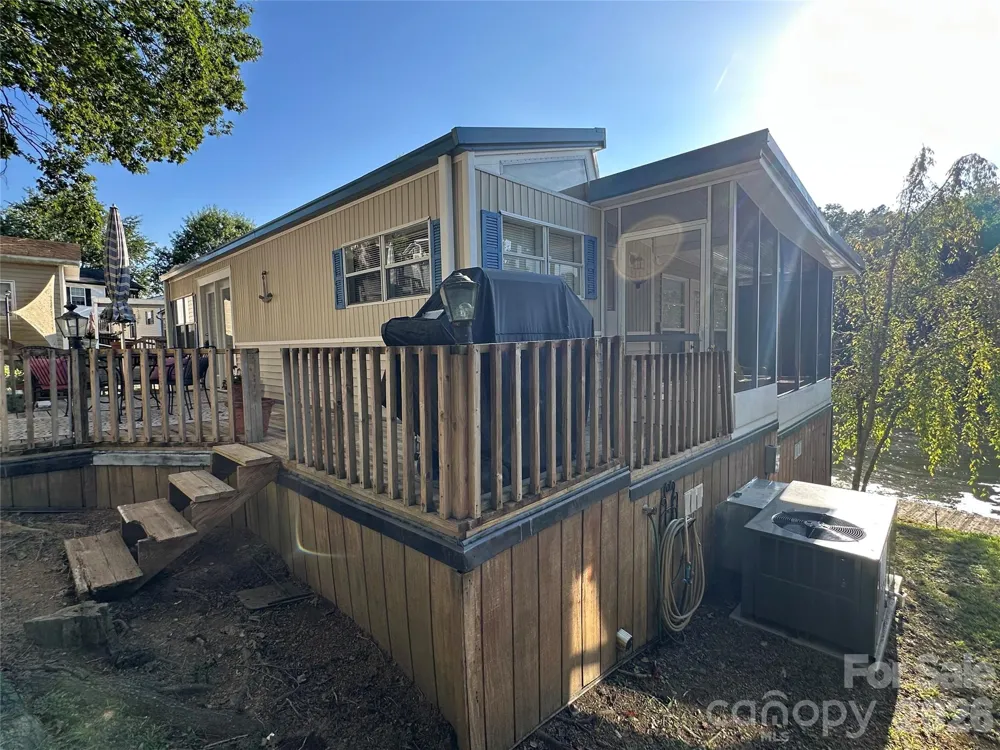 135 Clubhouse Drive Extension New London, NC 28127