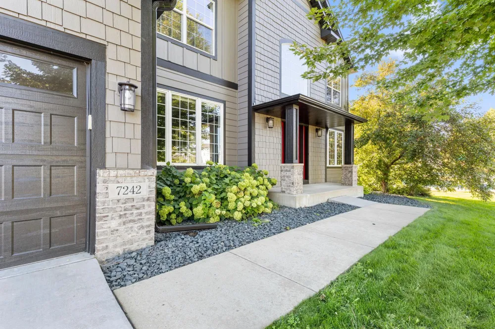 7242 205th Street W Lakeville, MN 55044