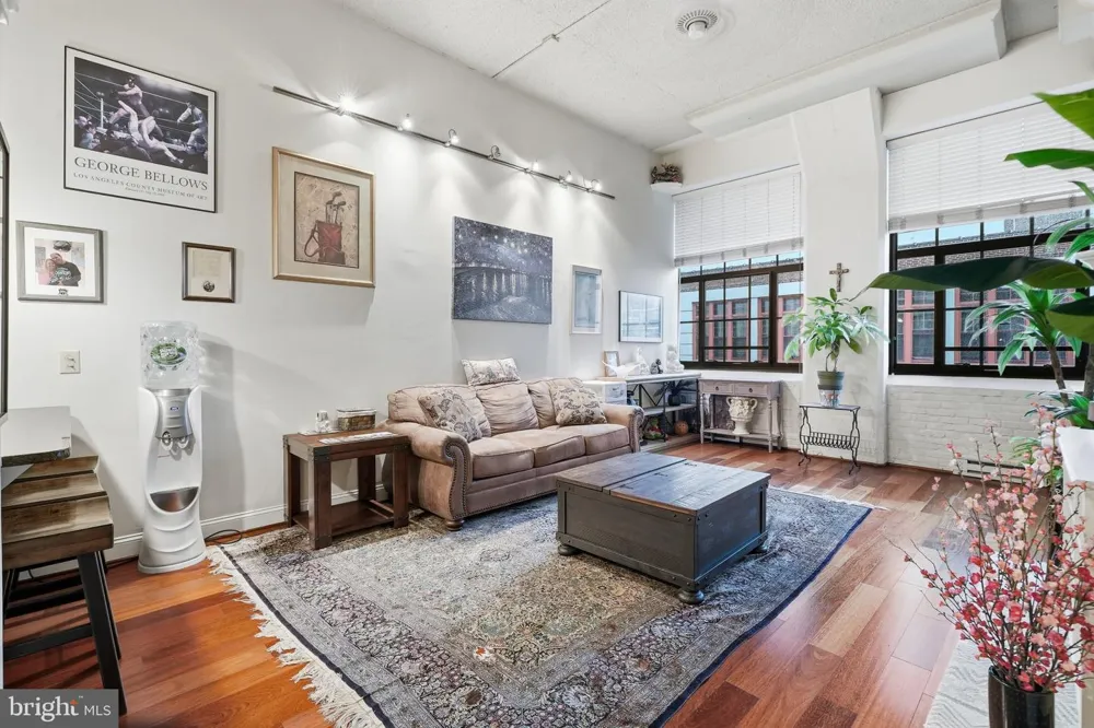 2429 LOCUST STREET #608 Philadelphia, PA 19103