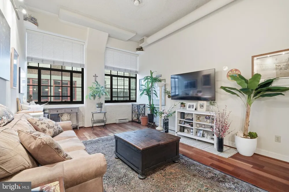 2429 LOCUST STREET #608 Philadelphia, PA 19103