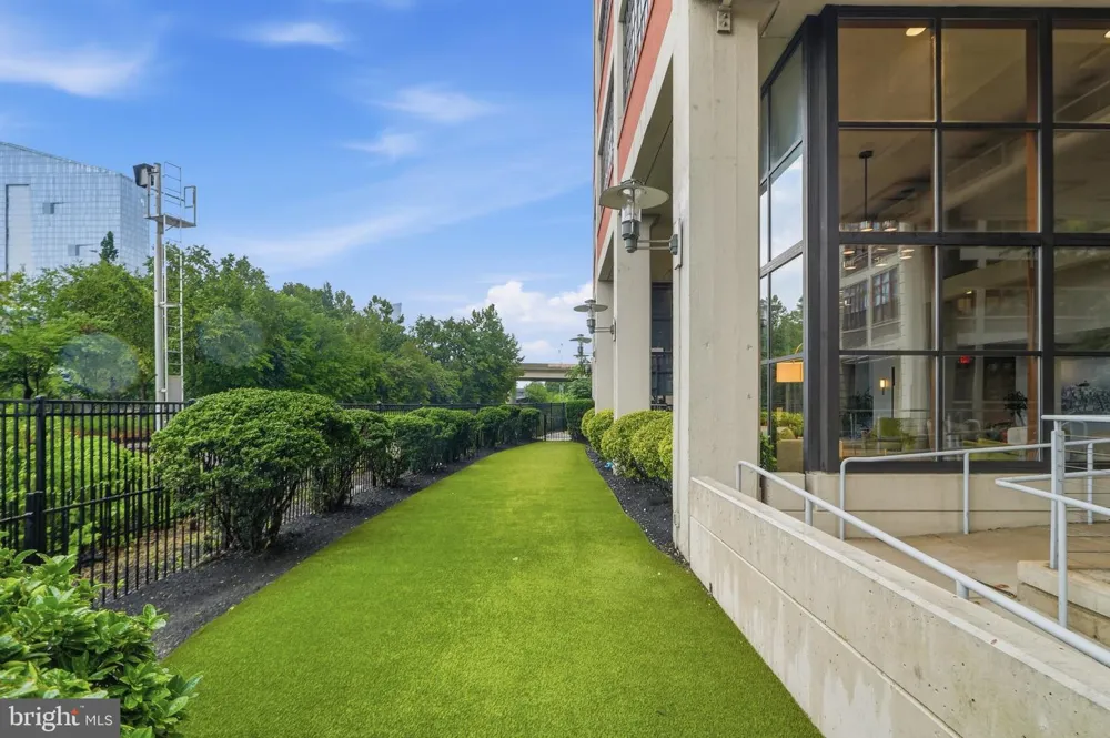 2429 LOCUST STREET #608 Philadelphia, PA 19103