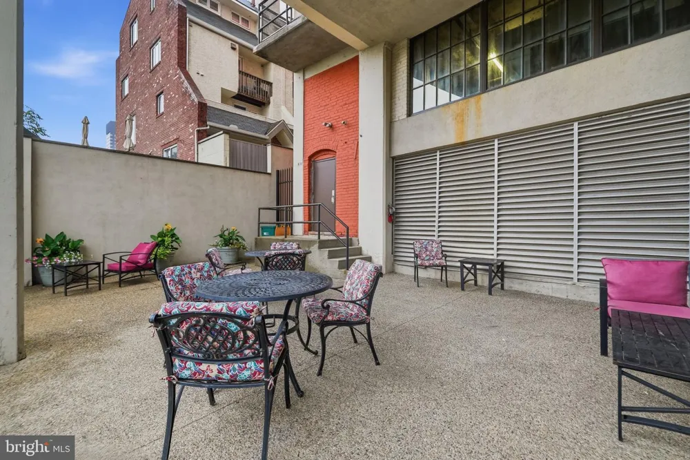 2429 LOCUST STREET #608 Philadelphia, PA 19103