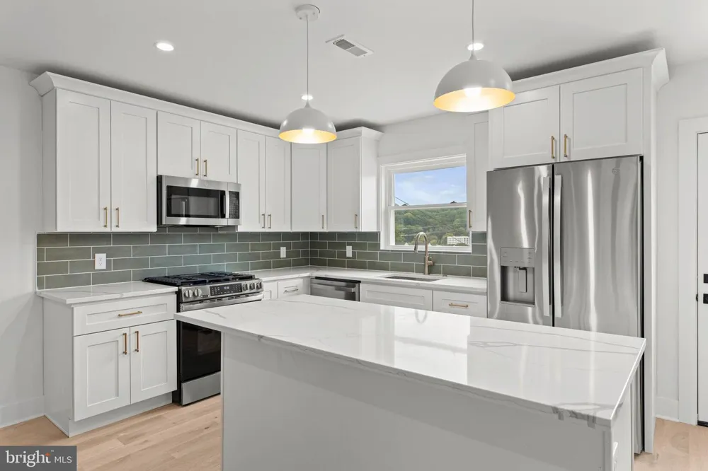 337 E 9TH AVENUE Conshohocken, PA 19428
