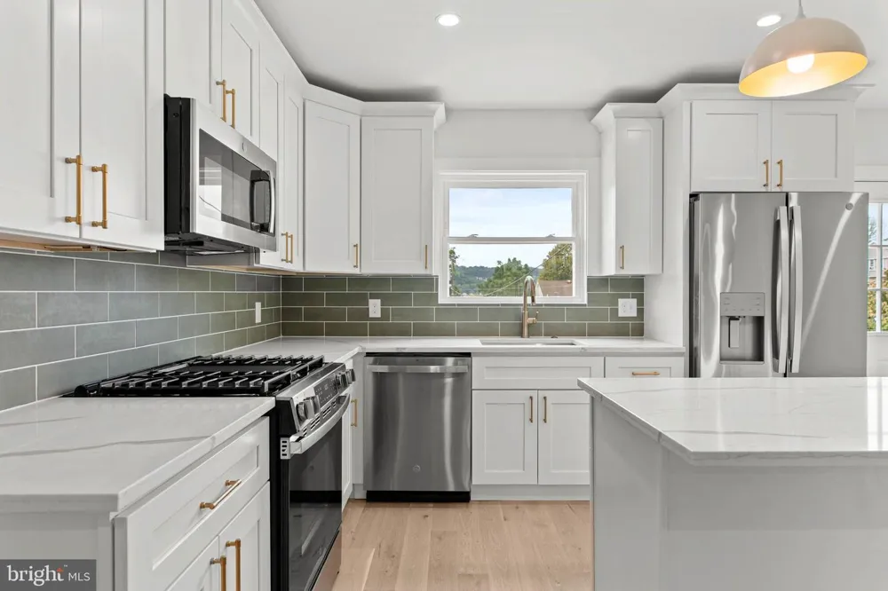337 E 9TH AVENUE Conshohocken, PA 19428