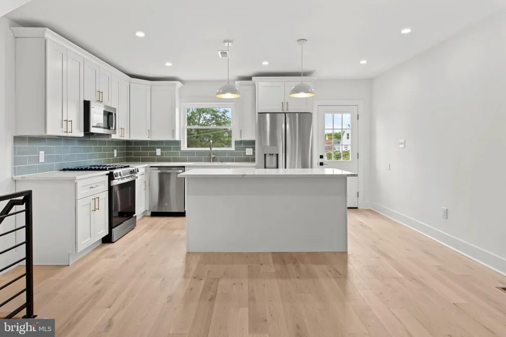 337 E 9TH AVENUE Conshohocken, PA 19428