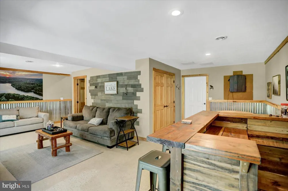 2170 BASSE TERRE ROAD Du Bois, PA 15801