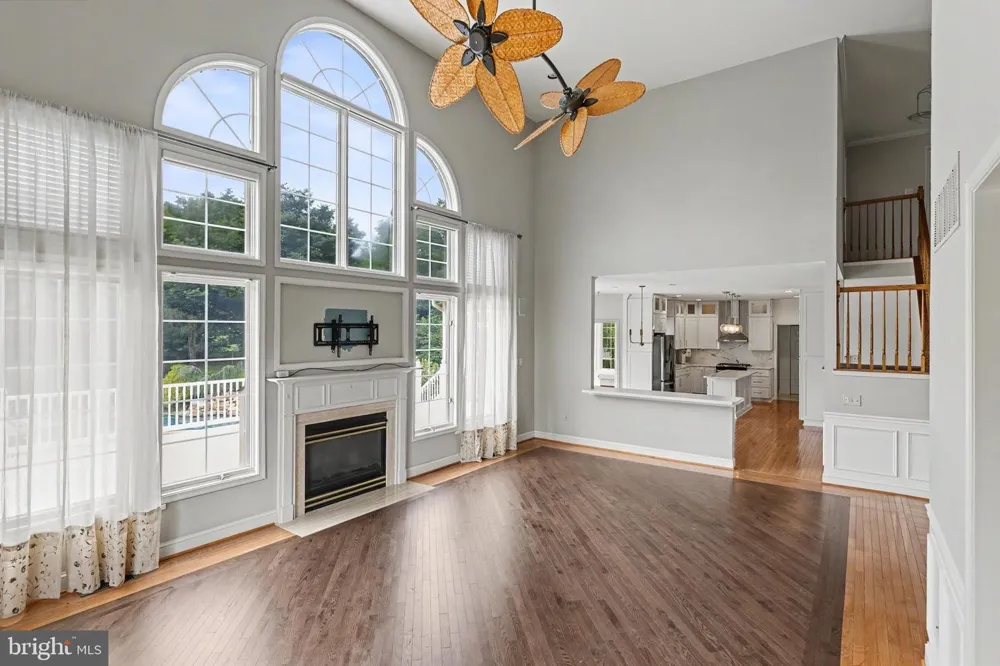 9 SUNRISE DRIVE Doylestown, PA 18901