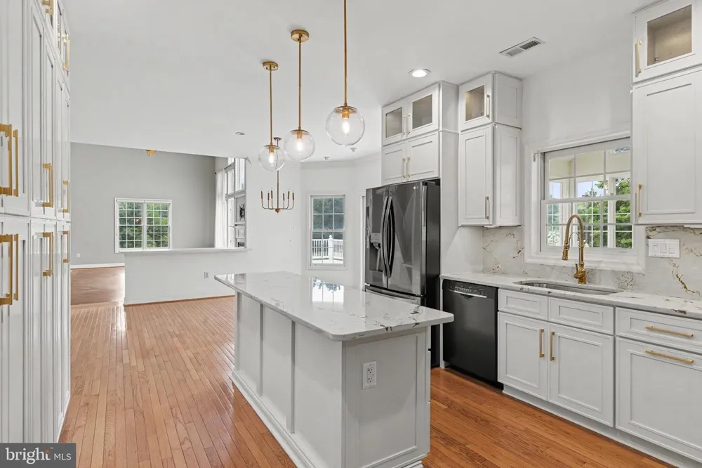 9 SUNRISE DRIVE Doylestown, PA 18901
