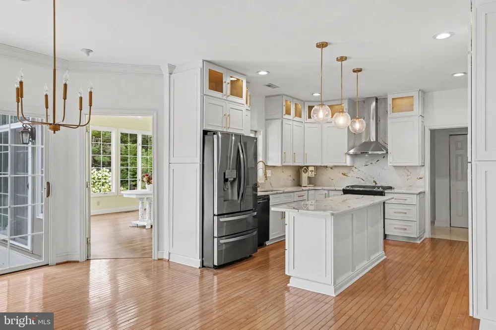 9 SUNRISE DRIVE Doylestown, PA 18901