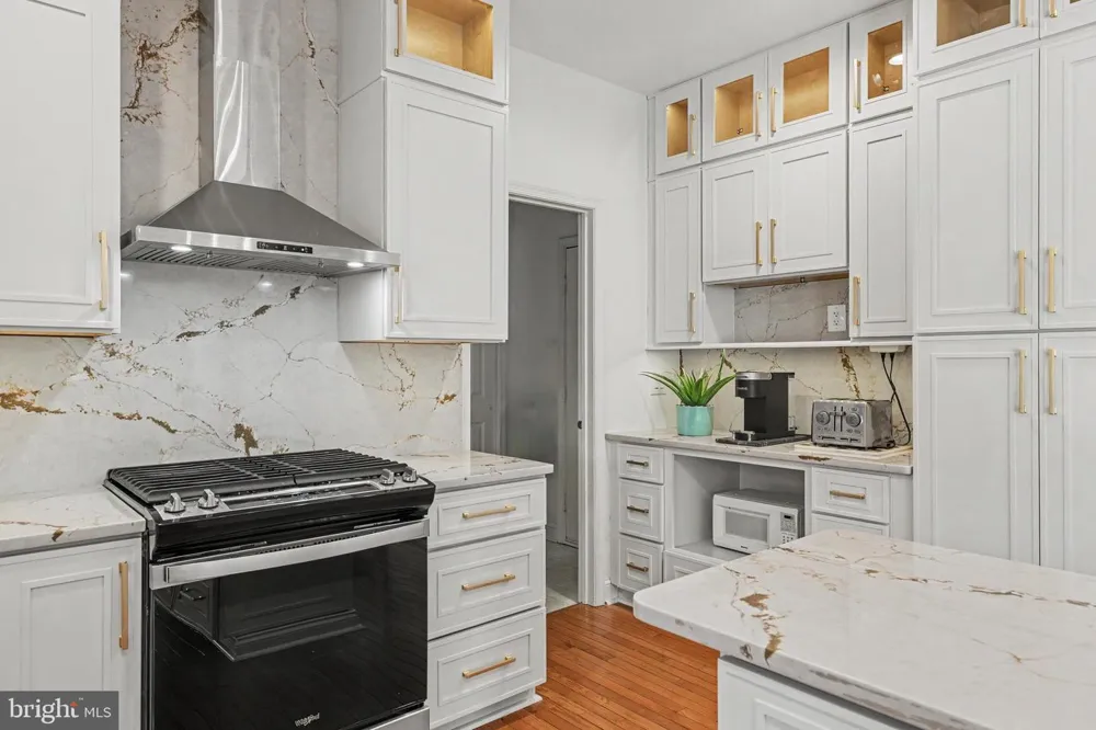 9 SUNRISE DRIVE Doylestown, PA 18901