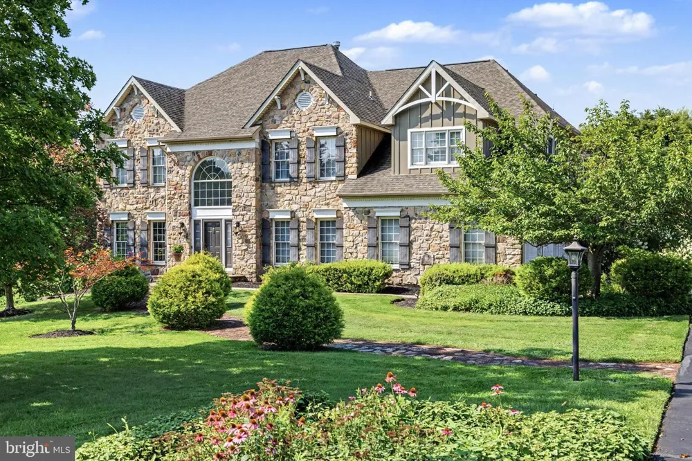 9 SUNRISE DRIVE Doylestown, PA 18901