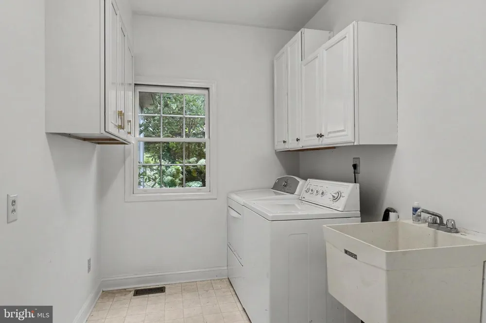 9 SUNRISE DRIVE Doylestown, PA 18901