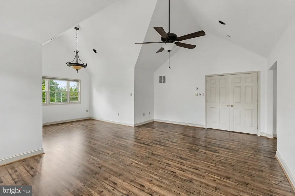 9 SUNRISE DRIVE Doylestown, PA 18901