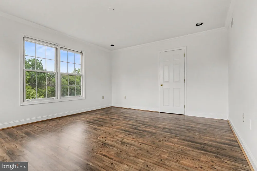 9 SUNRISE DRIVE Doylestown, PA 18901