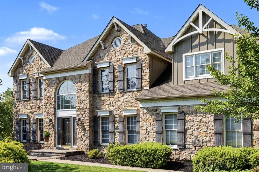 9 SUNRISE DRIVE Doylestown, PA 18901