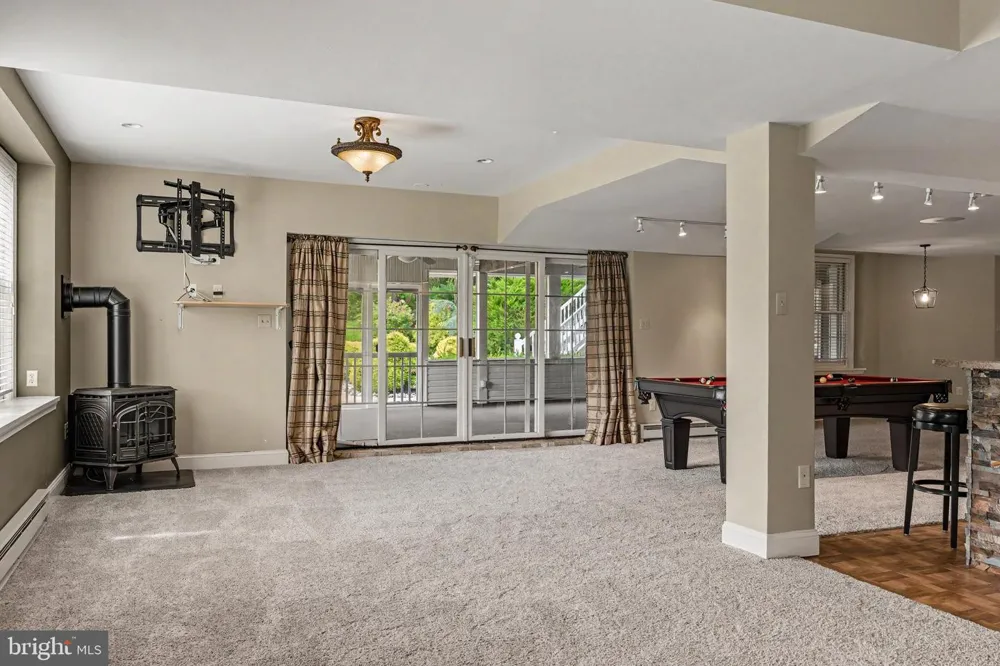 9 SUNRISE DRIVE Doylestown, PA 18901