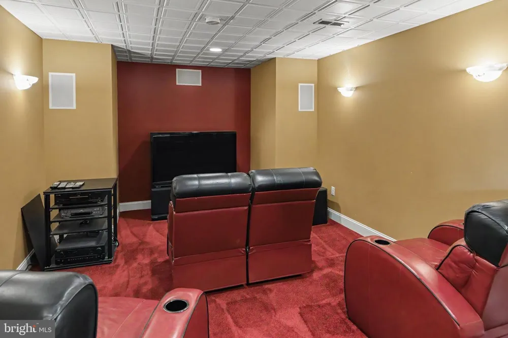 9 SUNRISE DRIVE Doylestown, PA 18901