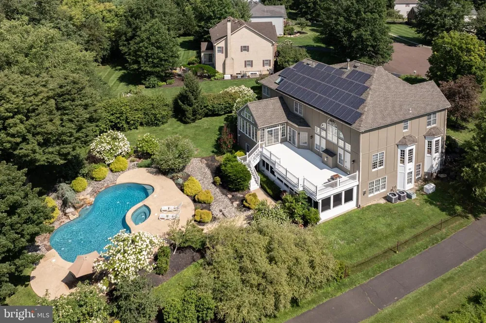 9 SUNRISE DRIVE Doylestown, PA 18901