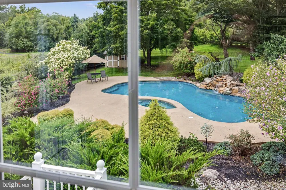 9 SUNRISE DRIVE Doylestown, PA 18901
