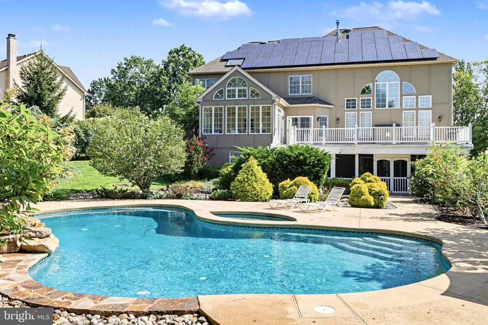 9 SUNRISE DRIVE Doylestown, PA 18901