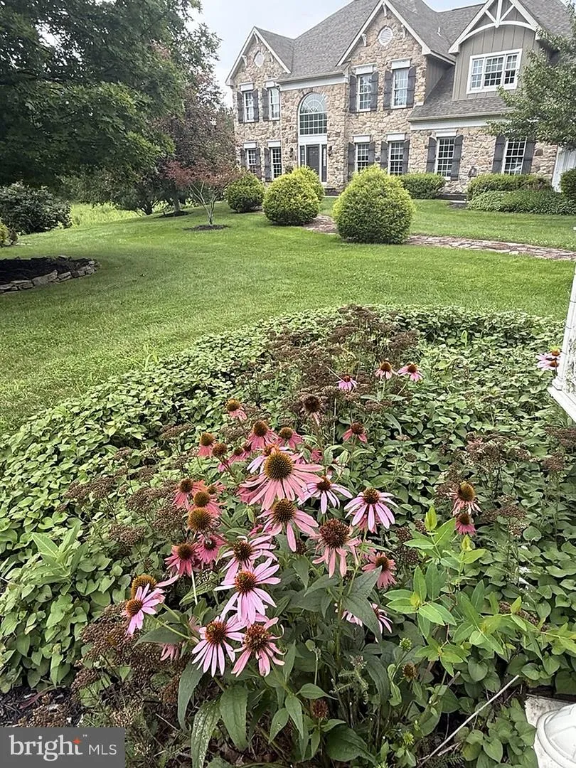 9 SUNRISE DRIVE Doylestown, PA 18901