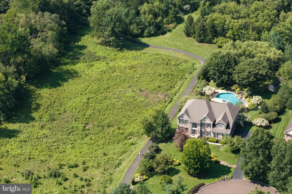 9 SUNRISE DRIVE Doylestown, PA 18901