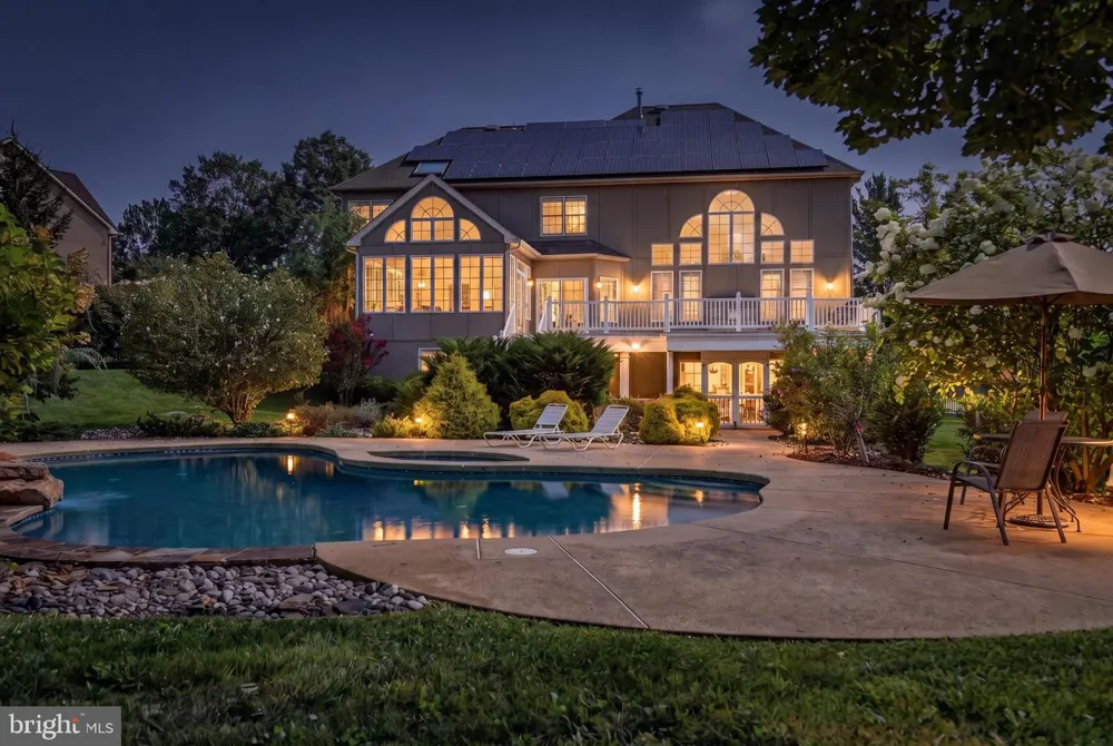 9 SUNRISE DRIVE Doylestown, PA 18901