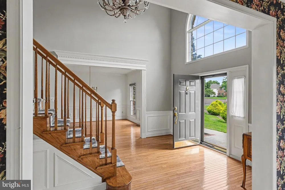 9 SUNRISE DRIVE Doylestown, PA 18901