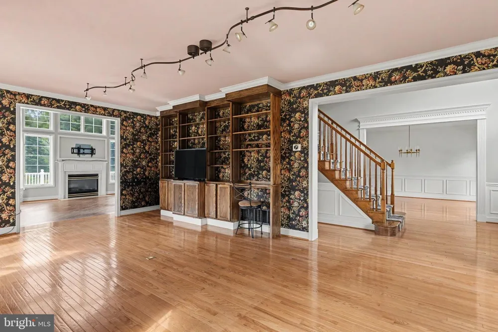 9 SUNRISE DRIVE Doylestown, PA 18901