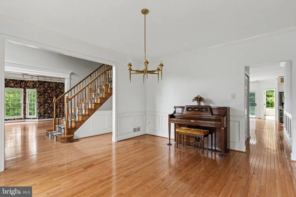 9 SUNRISE DRIVE Doylestown, PA 18901