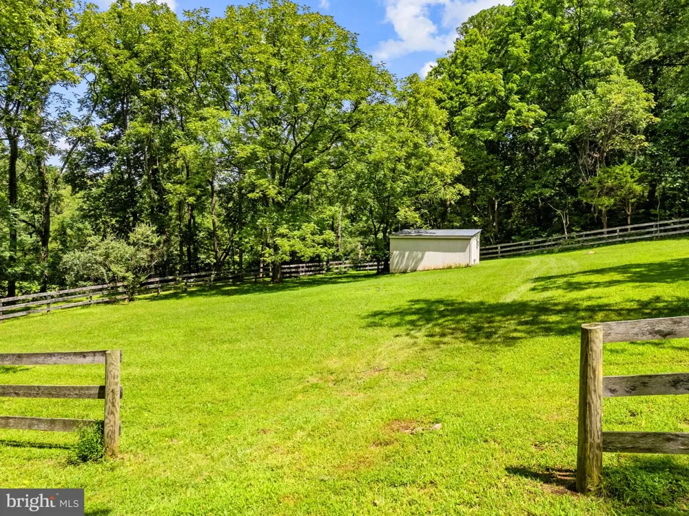 39902 THOMAS MILL ROAD Leesburg, VA 20175