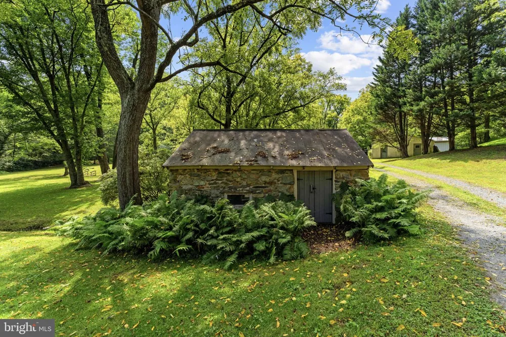 39902 THOMAS MILL ROAD Leesburg, VA 20175