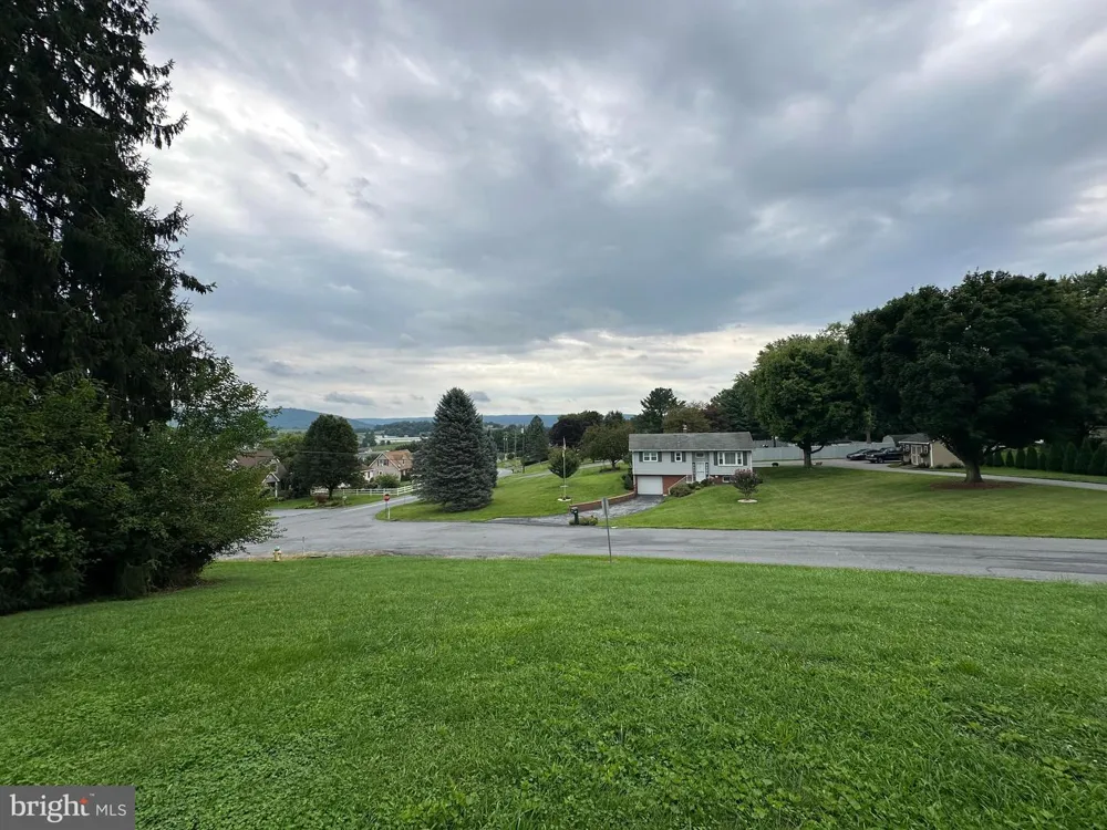 11539 WESTMINSTER DRIVE Waynesboro, PA 17268