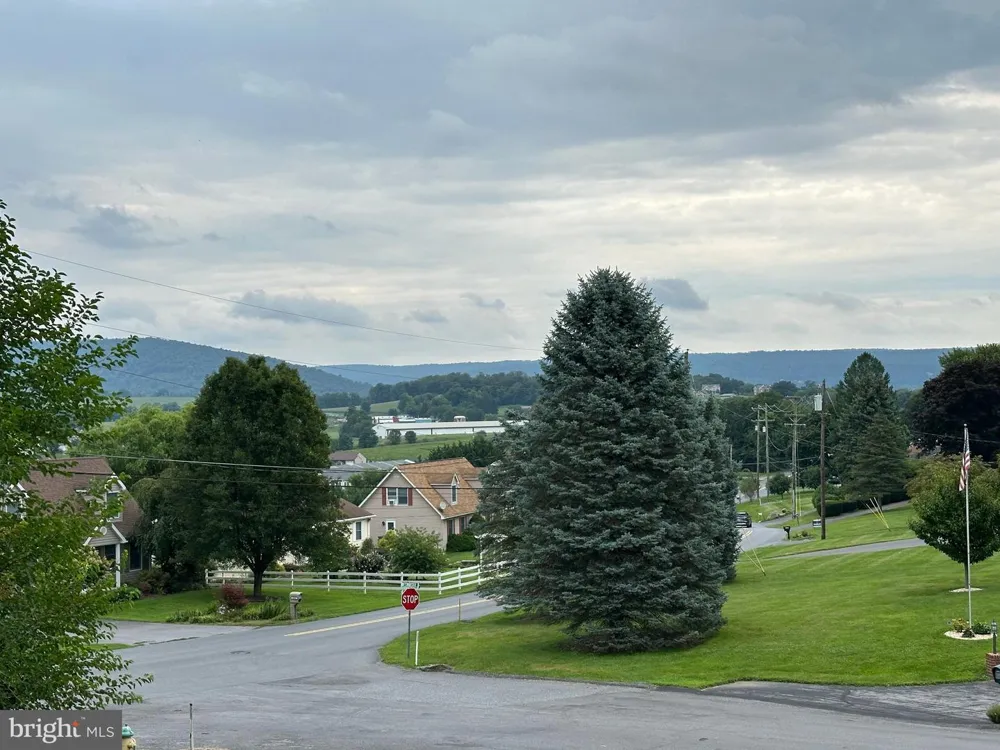 11539 WESTMINSTER DRIVE Waynesboro, PA 17268