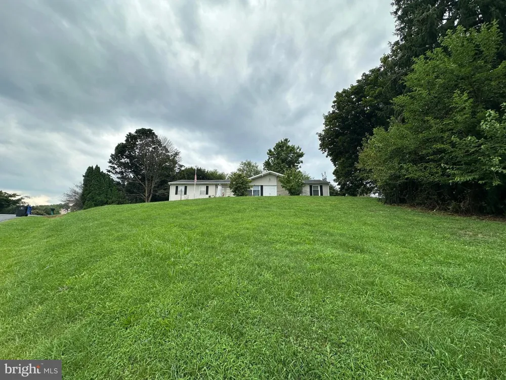 11539 WESTMINSTER DRIVE Waynesboro, PA 17268