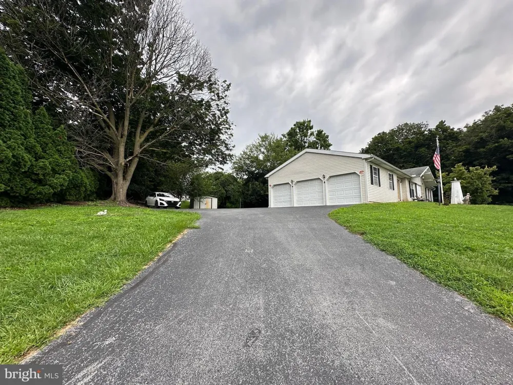 11539 WESTMINSTER DRIVE Waynesboro, PA 17268