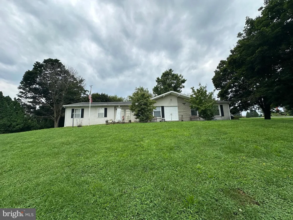 11539 WESTMINSTER DRIVE Waynesboro, PA 17268