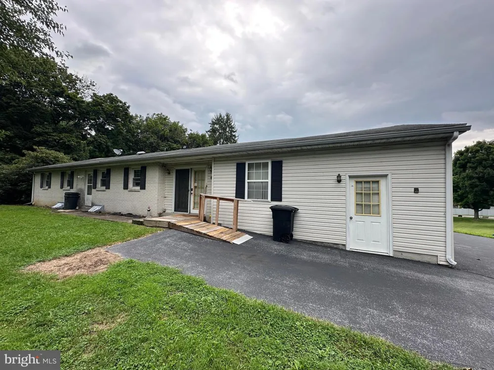 11539 WESTMINSTER DRIVE Waynesboro, PA 17268